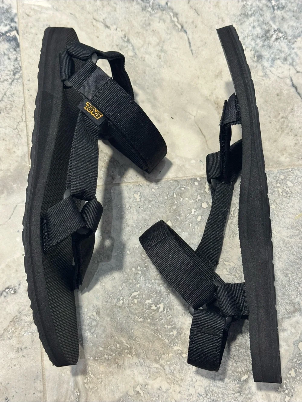 NWOT Teva Men's Black Adjustable Strap Sandals